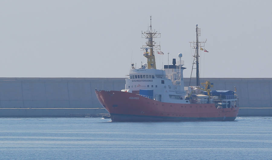 Fotos: La flotilla del Aquarius llega a Valencia