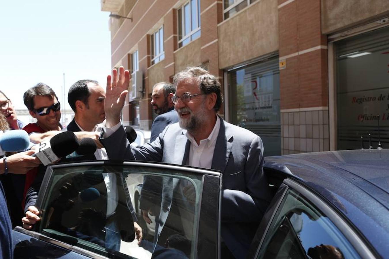 Fotos: Fotos de Rajoy en su primer día en el registro de la propiedad de Santa Pola