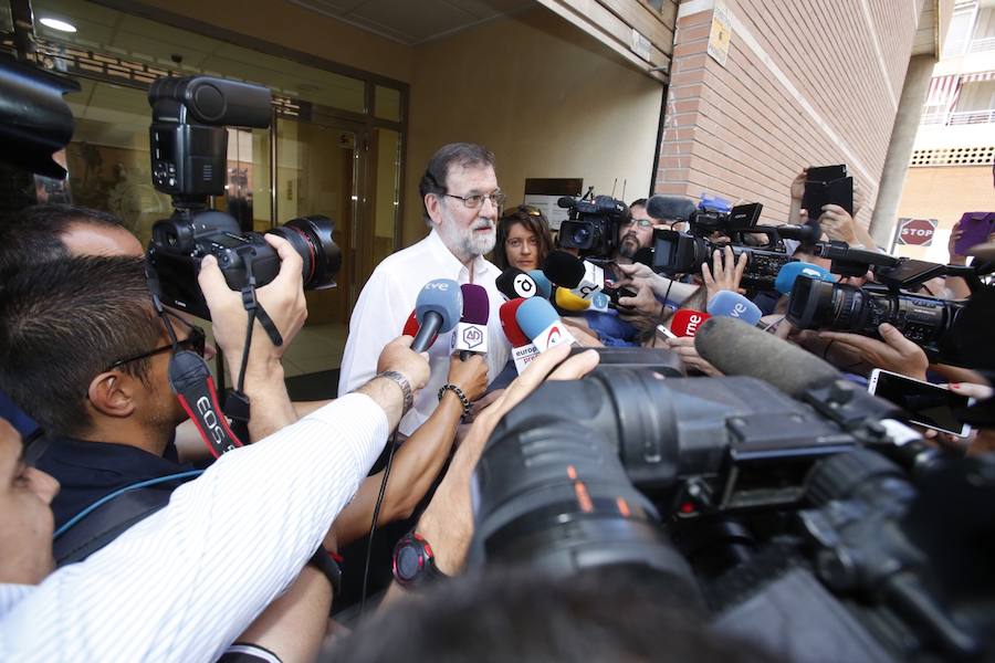 Fotos: Fotos de Rajoy en su primer día en el registro de la propiedad de Santa Pola