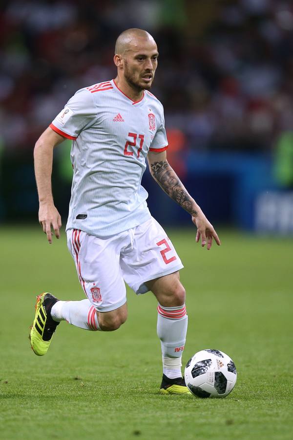 DAVID SILVA. El centrocampista de España es otro de los futbolistas mejor pagados en la Premier League inglesa. El Manchester City le paga una ficha de unas 160.000 libras semanales (9,44 millones). Otras fuentes, como Vanity Fair, rebajan sus ingresos a 'sólo' 8,3 millones de euros.