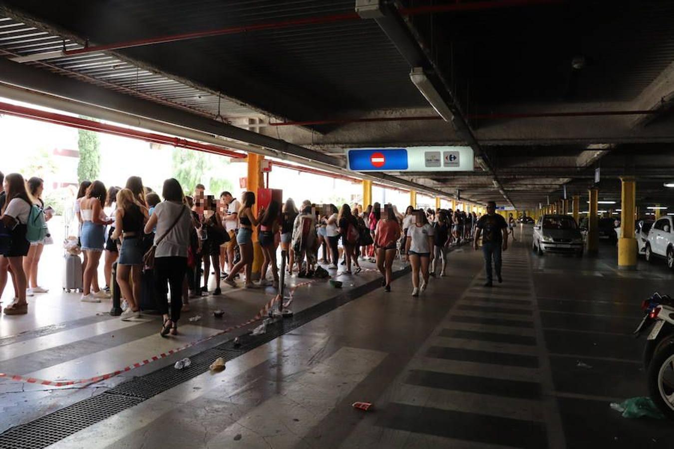 Gemeliers vuelven a la ciudad para la firma de su último disco, 'Stereo', y sus fans valencianos no faltan a la cita. 