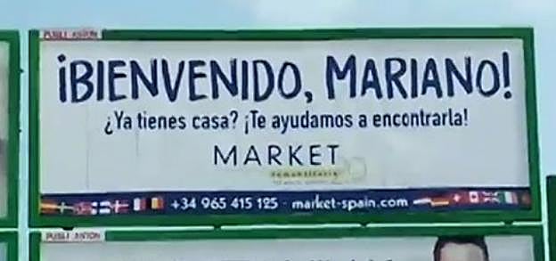 Valla publicitaria que da la bienvenida a Mariano (Rajoy) a Santa Pola.
