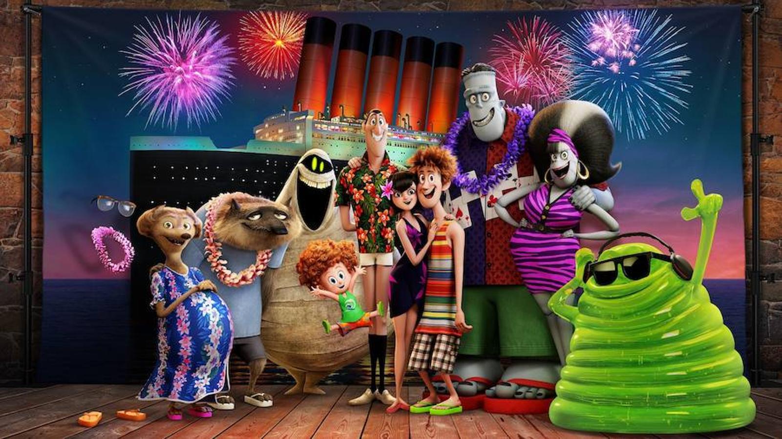 HOTEL TRANSILVANIA 3: UNAS VACACIONES MONSTRUOSAS | ¿Cuándo se estrena?: 13 de julio -- Director: Genndy Tartakovsky -- Reparto (voces originales): Adam Sandler, Andy Samberg, Selena Gomez y Mel Brooks, entre otros -- Sinopsis: Nuestra familia de monstruos favorita se embarca en un crucero de lujo para monstruos, para que por fin Drac pueda tomarse un descanso de proveer de vacaciones al resto en el hotel. Es una navegación tranquila para la pandilla de Drac, ya que los monstruos se entregan a toda la diversión a bordo que ofrece el crucero, desde el voleibol de monstruos y las excursiones exóticas, a ponerse al día con sus bronceados de luna. Pero las vacaciones de ensueño se convierten en una pesadilla cuando Mavis se da cuenta de que Drac se ha enamorado de la misteriosa capitana de la nave, Ericka, quien esconde un peligroso secreto que podría destruir a todos los monstruos. Ver el tráiler completo,  aquí .