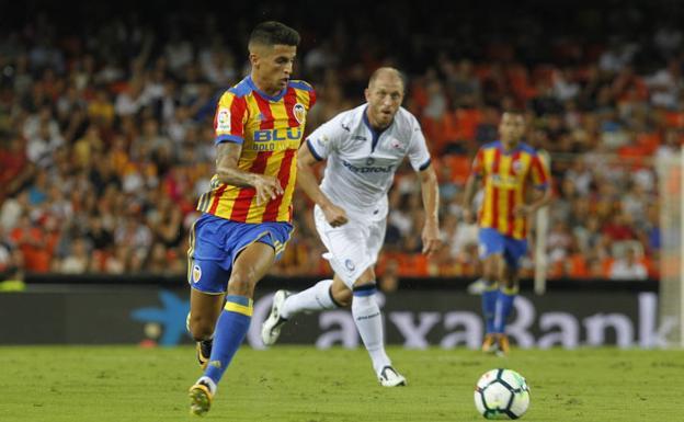 Mercado de fichajes | Cancelo, a punto de salir del Valencia CF por 40 millones fijos