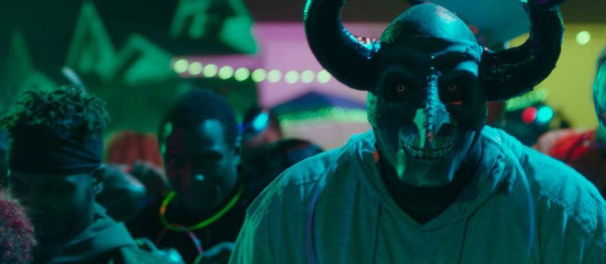 LA PRIMERA PURGA: LA NOCHE DE LAS BESTIAS | ¿Cuándo se estrena?: 6 de julio -- Director: Gerard McMurray -- Reparto: Lauren Vélez, Melonie Diaz, Mo McRae, Chyna Layne, Y'lan Noel, Lex Scott Davis y Patch Darragh, entre otros -- Sinopsis: Detrás de cada traición hay una revolución. Descubre cómo toda una nación abrazó una brutal celebración anual: 12 horas de impunidad criminal. Bienvenidos a un movimiento que comenzó como un simple experimento. Ver el tráiler completo,  aquí .