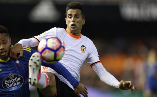 Cancelo pelea por un balón el año pasado.