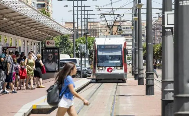 El metro de Valencia cambia su horario en verano