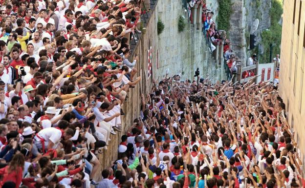 Letra del cántico «A San Fermín pedimos...» previo al encierro de los sanfermines