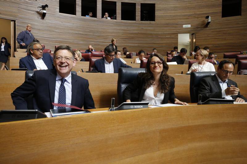 Fotos: Fotos del pleno de Les Corts y la sesión de control a Puig