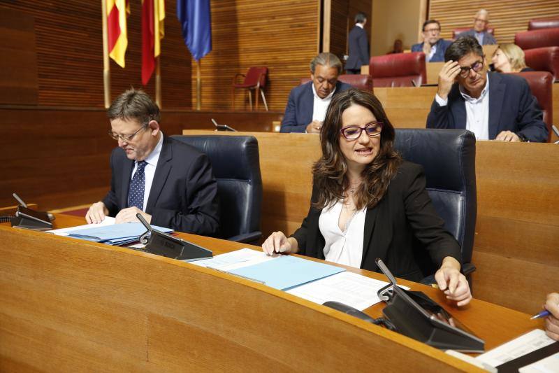 Fotos: Fotos del pleno de Les Corts y la sesión de control a Puig