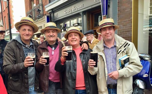 Davy's Byrne, en este pub irlandés es donde acaban tomando una cerveza. 