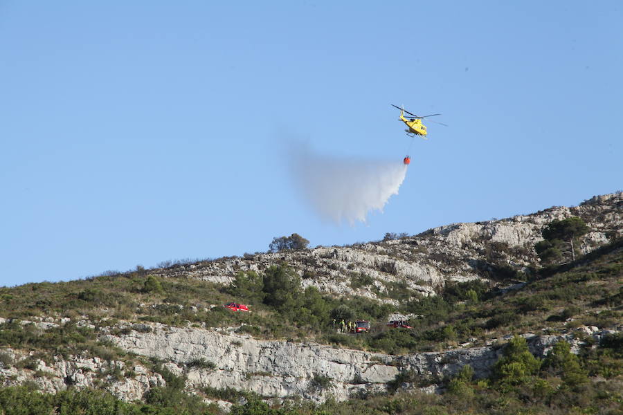 Fotos: Arde el parque natural del Montgó