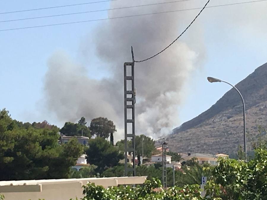 Fotos: Arde el parque natural del Montgó