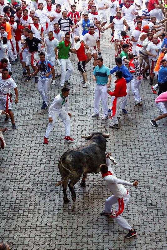 Dos minutos y 33 segundos ha durado este tercer encierro. Rápido y limpio