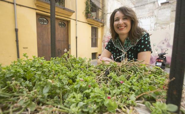 A Irene le encanta salir a correr temprano y fotografiar grafitis.