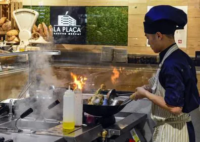 Imagen secundaria 1 - El nuevo espacio gastronómico con unas vistas privilegiadas de Valencia