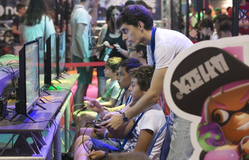 El noveno DreamHack Valencia arranca este jueves, 12 de julio, y espera concentrar durante cuatro jornadas a más de 40.000 amantes de los videojuegos y los deportes electrónicos, con multitudinarios torneos que llegarán en directo a 30 países, 250.000 euros en premios y la competición de Pokémon como principal novedad.