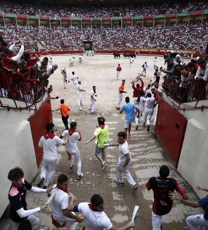 Fotos: Fotos del encierro de San Fermín con toros de Jandilla (viernes 13 de julio de 2018)