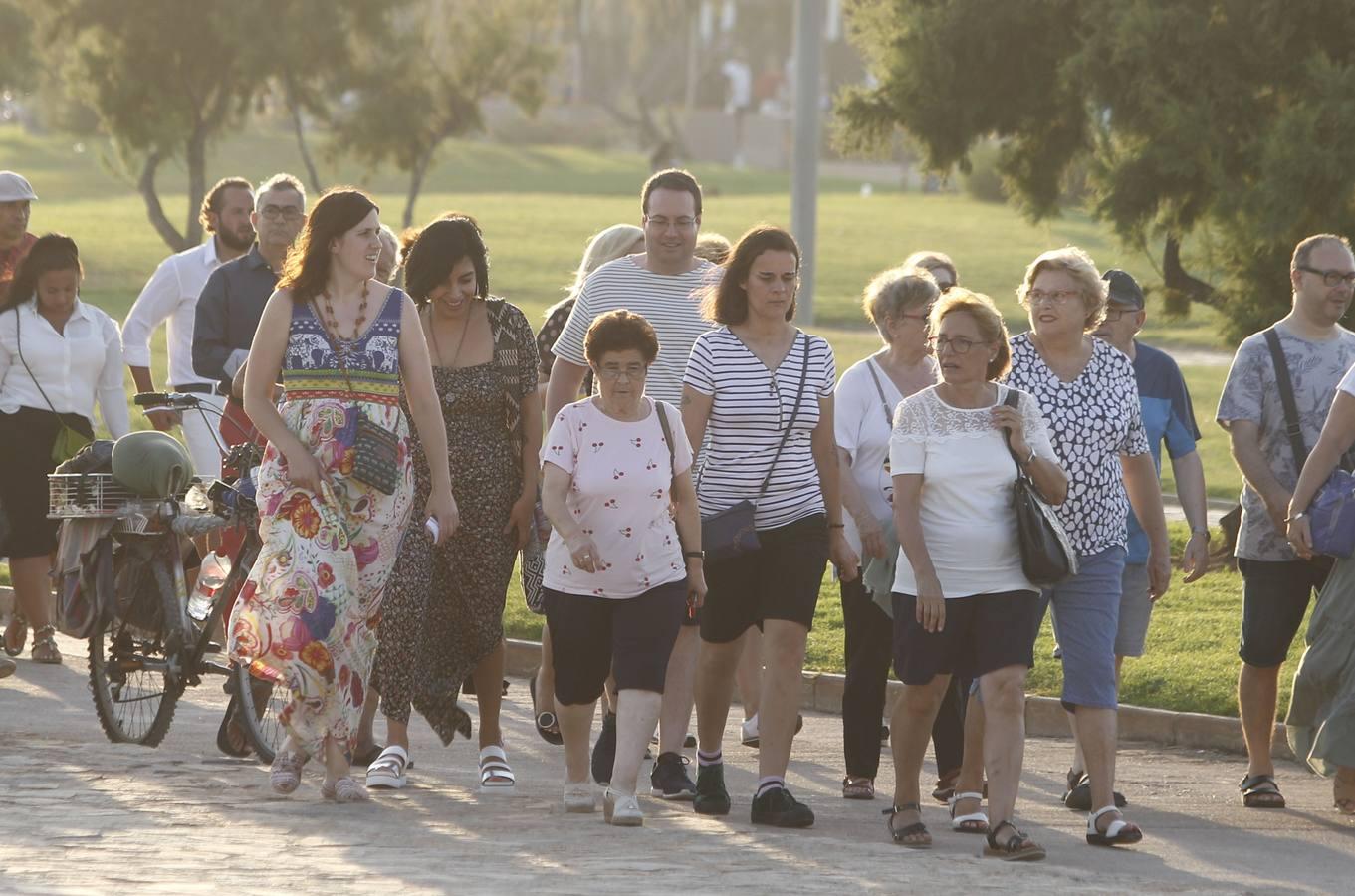 Uno de los cantantes latinos más populares actuó ayer en la Marina Sur. El músico recala en Valencia con la gira 'México por siempre', que toma el nombre de su disco publicado en 2017. El artista se hizo de rogar al dar inicio al bolo con retraso, algo que no sentó demasiado bien al público.