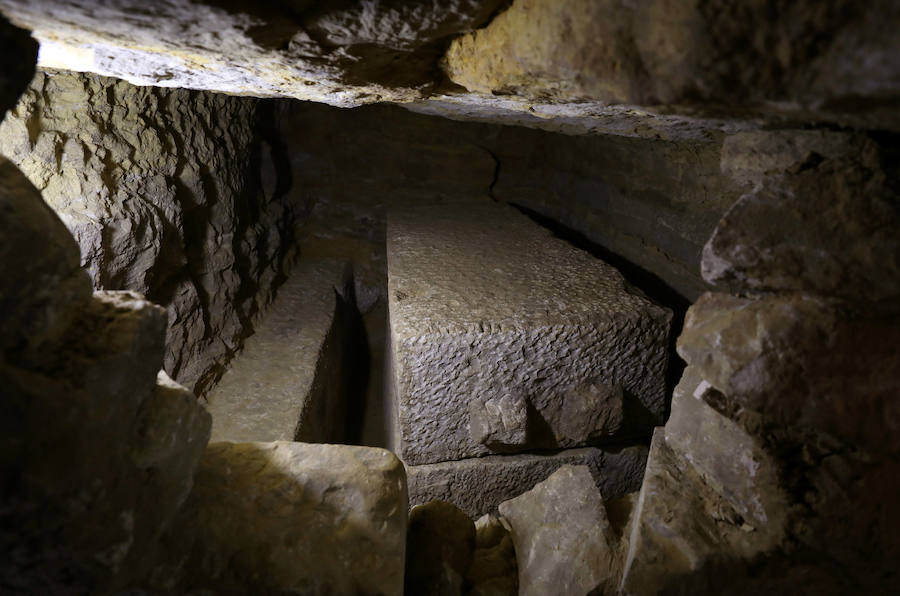 Una torre de treinta metros de profundidad, excavada hace 2.500 años al sur de la pirámide de Unas, en la necrópolis de Sakara, era parte de un centro de momificación y esconde una «mina de oro de información» sobre el arte de preservar los cuerpos de los muertos antes de su viaje al más allá.