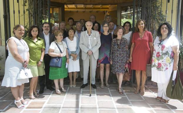 Nuevos miembros del Consell Valencià de Cultura junto a Santiago Grisolía.