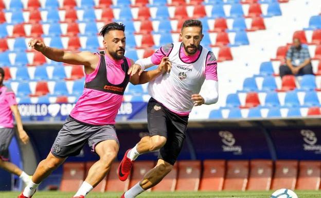 Ivi y Morales entrenando en el Ciudad de Valencia la pasada temporada