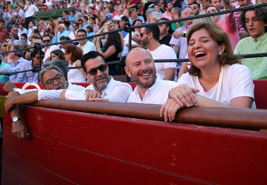 Roca Rey corta dos orejas y sale por la puerta grande de Valencia; El cartel lo completaban Josemari Manzanares y Sebastián Castella con astados de Núñez del Cuvillo