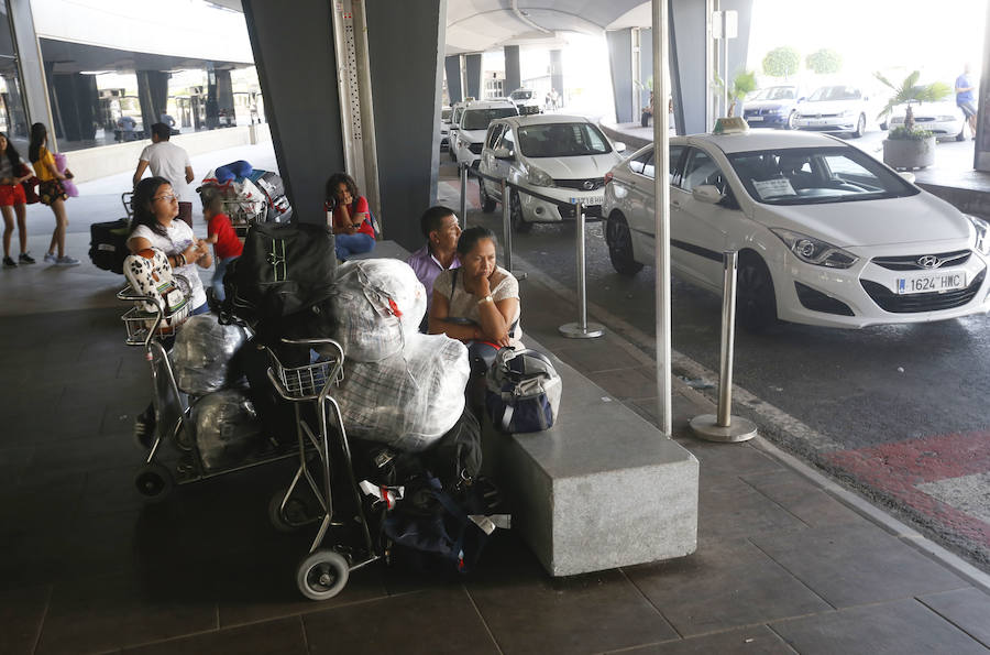 Fotos: Huelga de taxistas en Valencia - martes 31 de julio