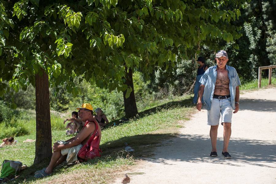 Se espera que las precipitaciones durante la primera quincena estén dentro de lo habitual, salvo el Cantábrico y oeste de Galicia, donde, probablemente, podrían estar por debajo de lo normal. 