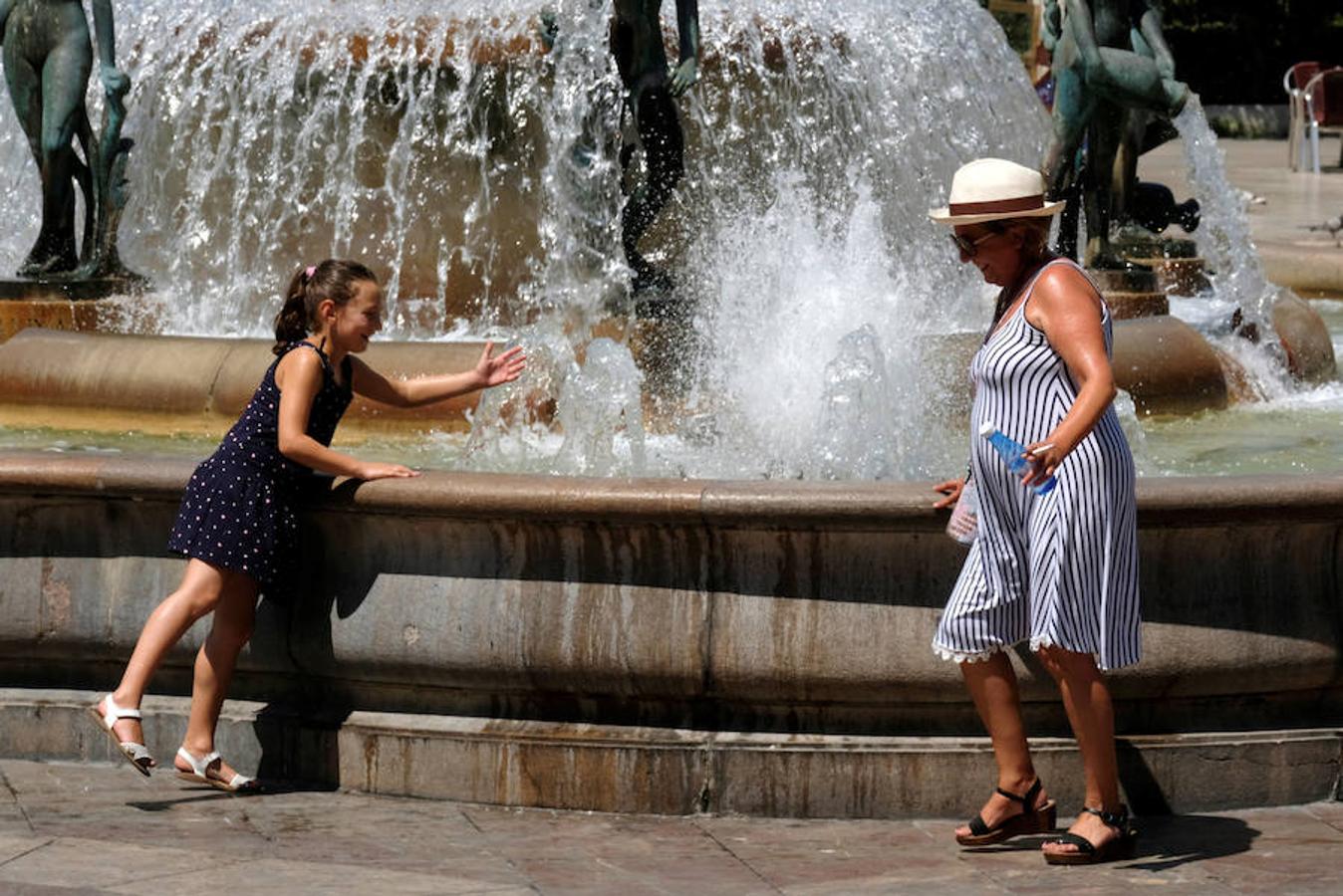 La Agencia de Meteorología prevé para el viernes máximas de 39 grados a la sombra y mínimas de hasta 24 grados en Valencia