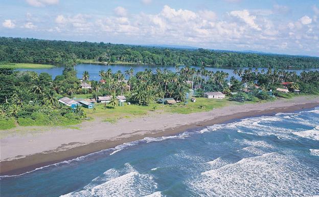 Vista aérea del Parque Nacional de Tortuguero, en Costa Rica.