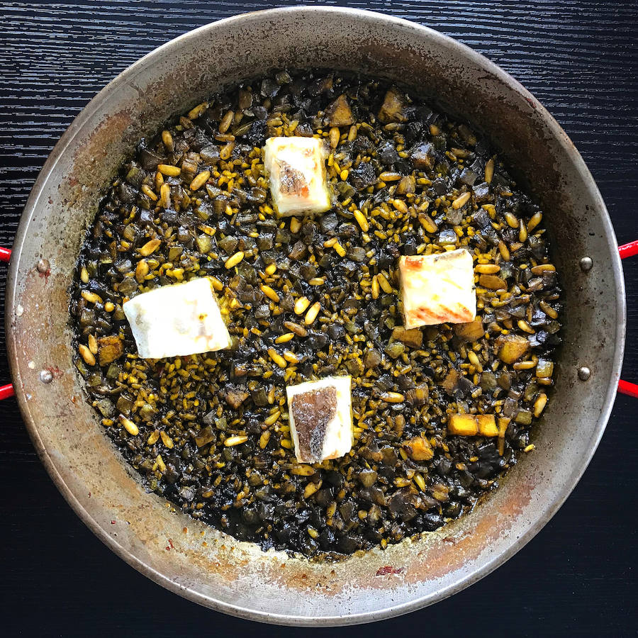 Vicent Sendra ofrece sus servicios como 'private chef' en Nueva York. Este valenciano ha creado la marca 'paellaway' en la ciudad de los rascacielos para exportar el popular plato y toda clase de arroces con la mejor receta. 