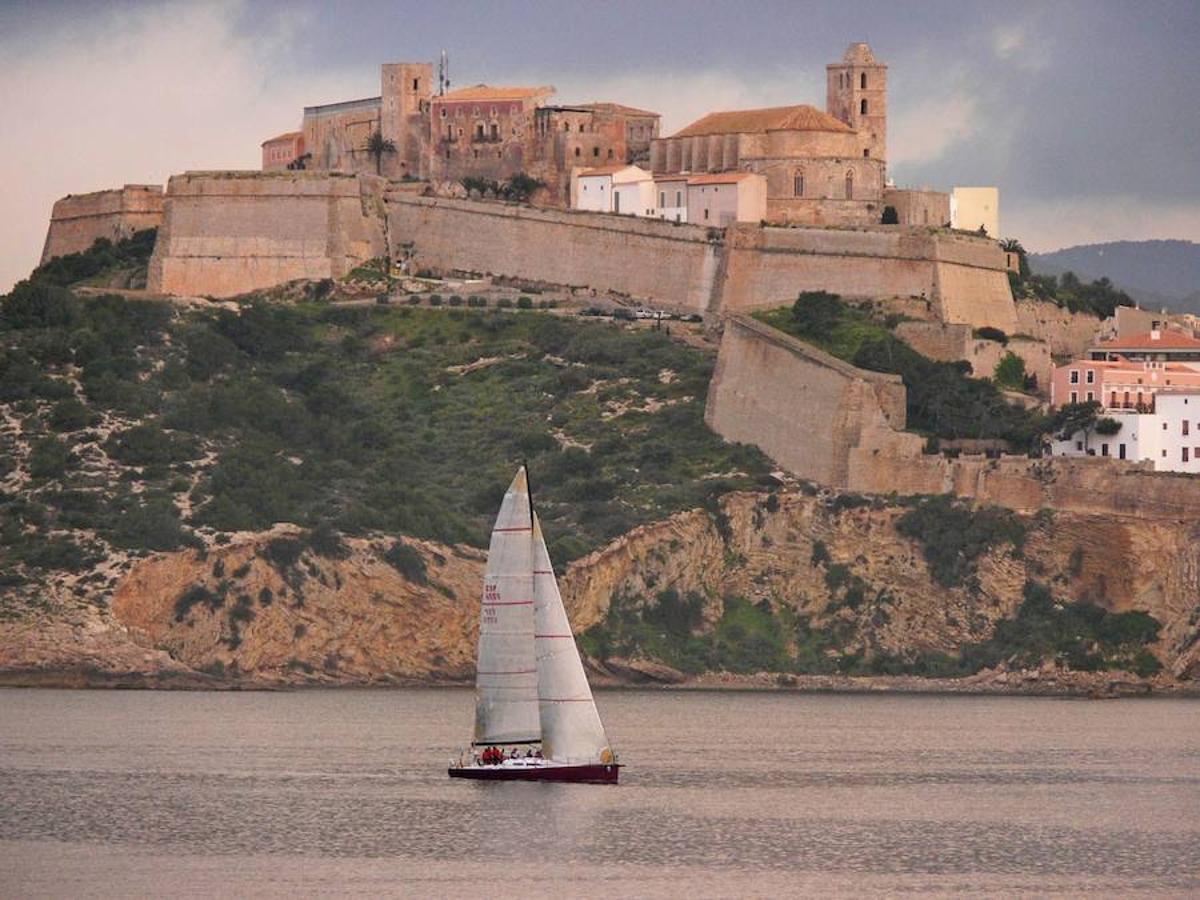 Para aquellos que desean alargar sus vacaciones o escapar de la rutina más allá de lo que permite el fin de semana, el puente de agosto es la mejor excusa. Un cambio de aires con las siguientes propuestas para planear unas 'mini' vacaciones. 