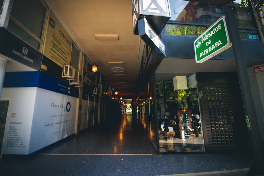 En 1954 se puso en marcha la apertura de un pasaje o galería comercial en una de las manzanas que pertenecía a la entidad 'Edificaciones Civiles' en cuyo interior se encontraban unos antiguos talleres de litografía. Hoy en día es el pasaje Ruzafa, que conecta Ruzafa, Cirilo Amorós y Gran Vía Marqués del Turia.