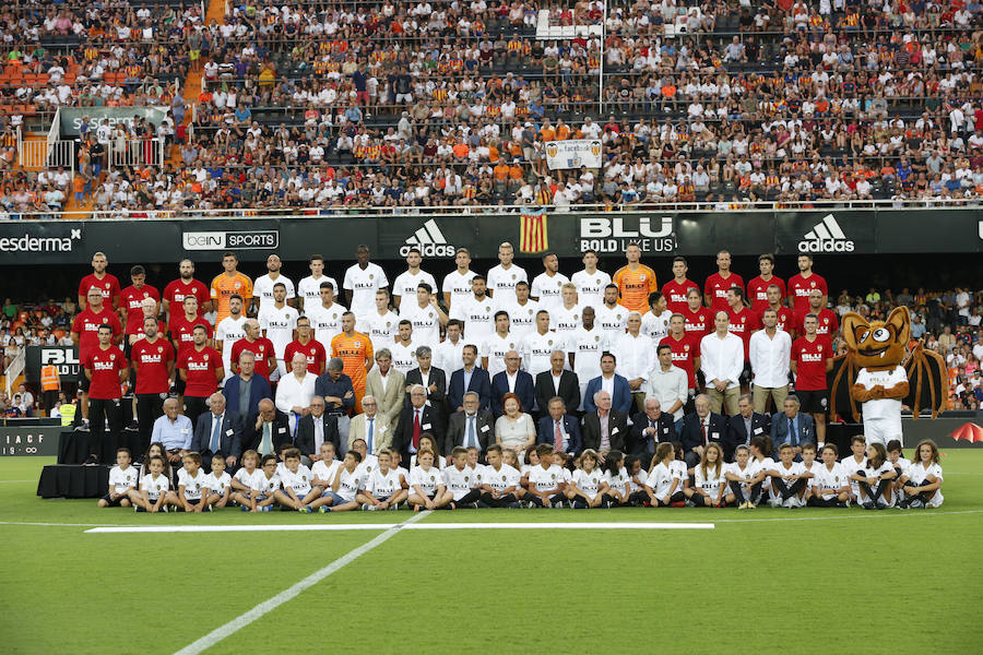 Estas son las mejores imágenes de la presentación del equipo en Mestalla y del Trofeo Naranja