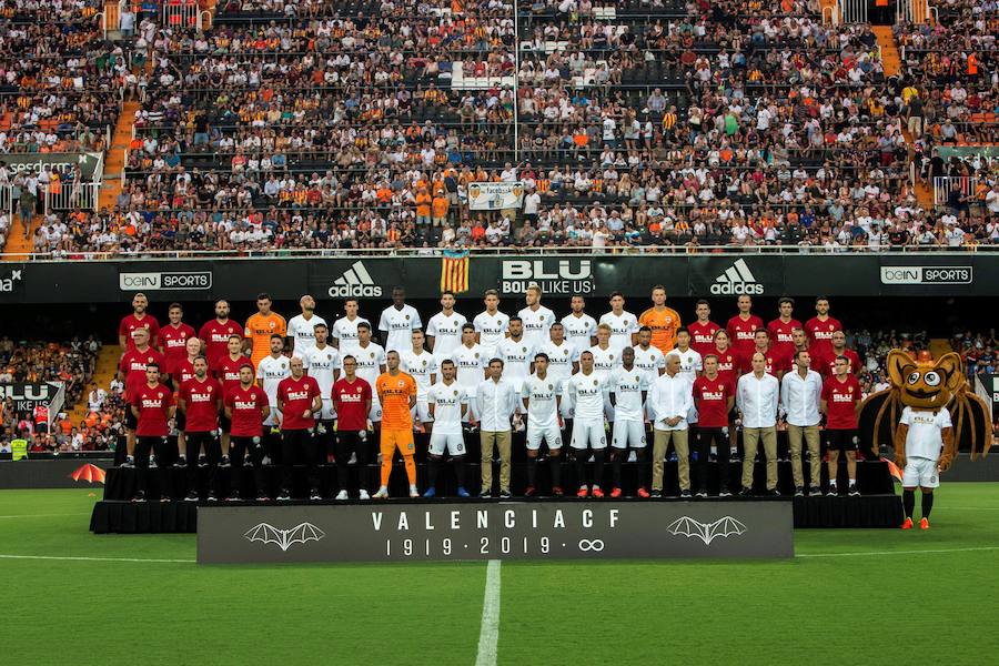 Estas son las mejores imágenes de la presentación del equipo en Mestalla y del Trofeo Naranja