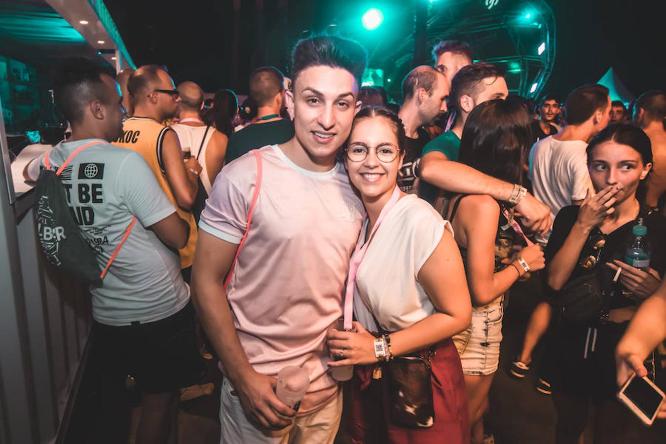 Fotos: Fiesta y música en el Medusa de Cullera