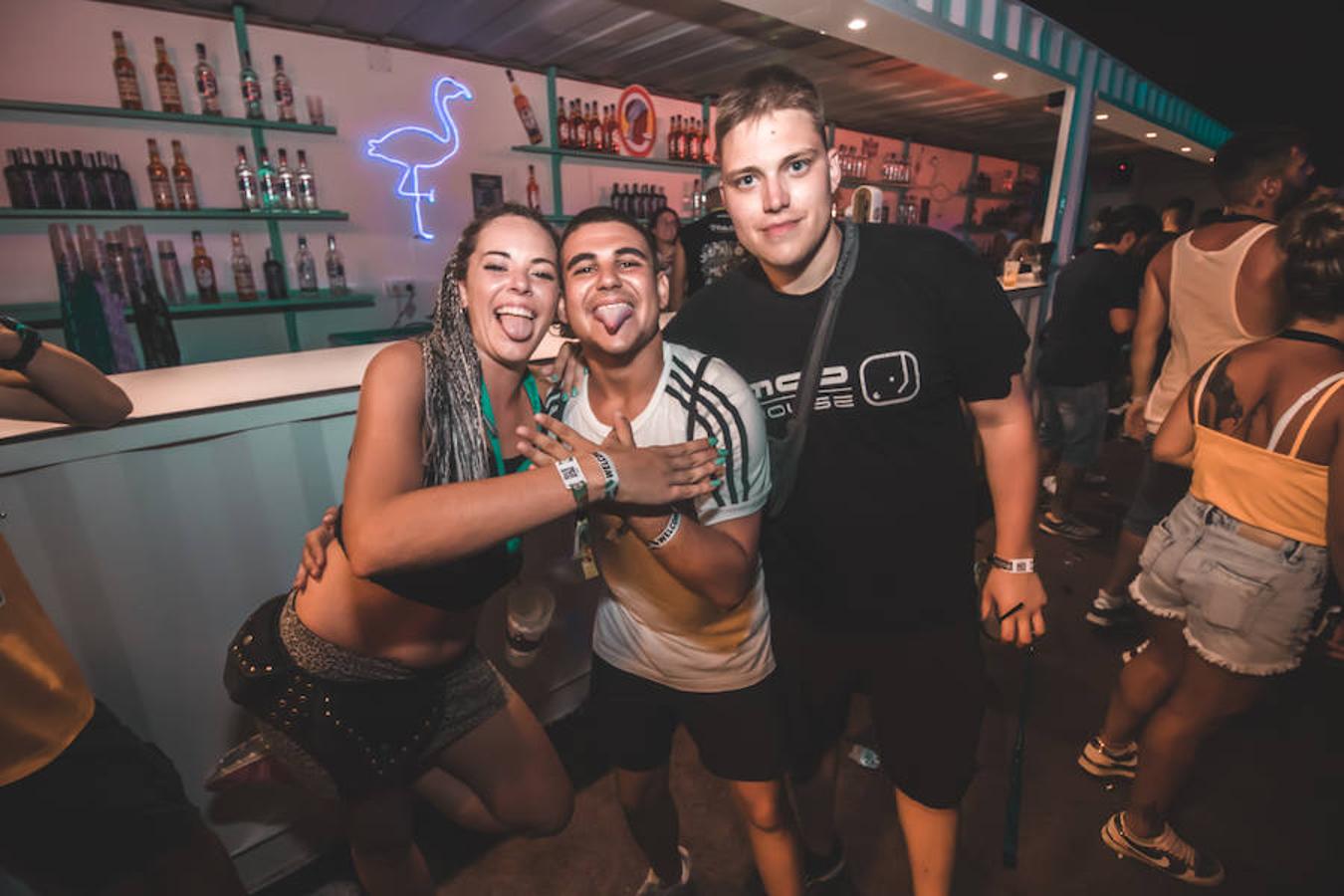 Fotos: Fiesta y música en el Medusa de Cullera