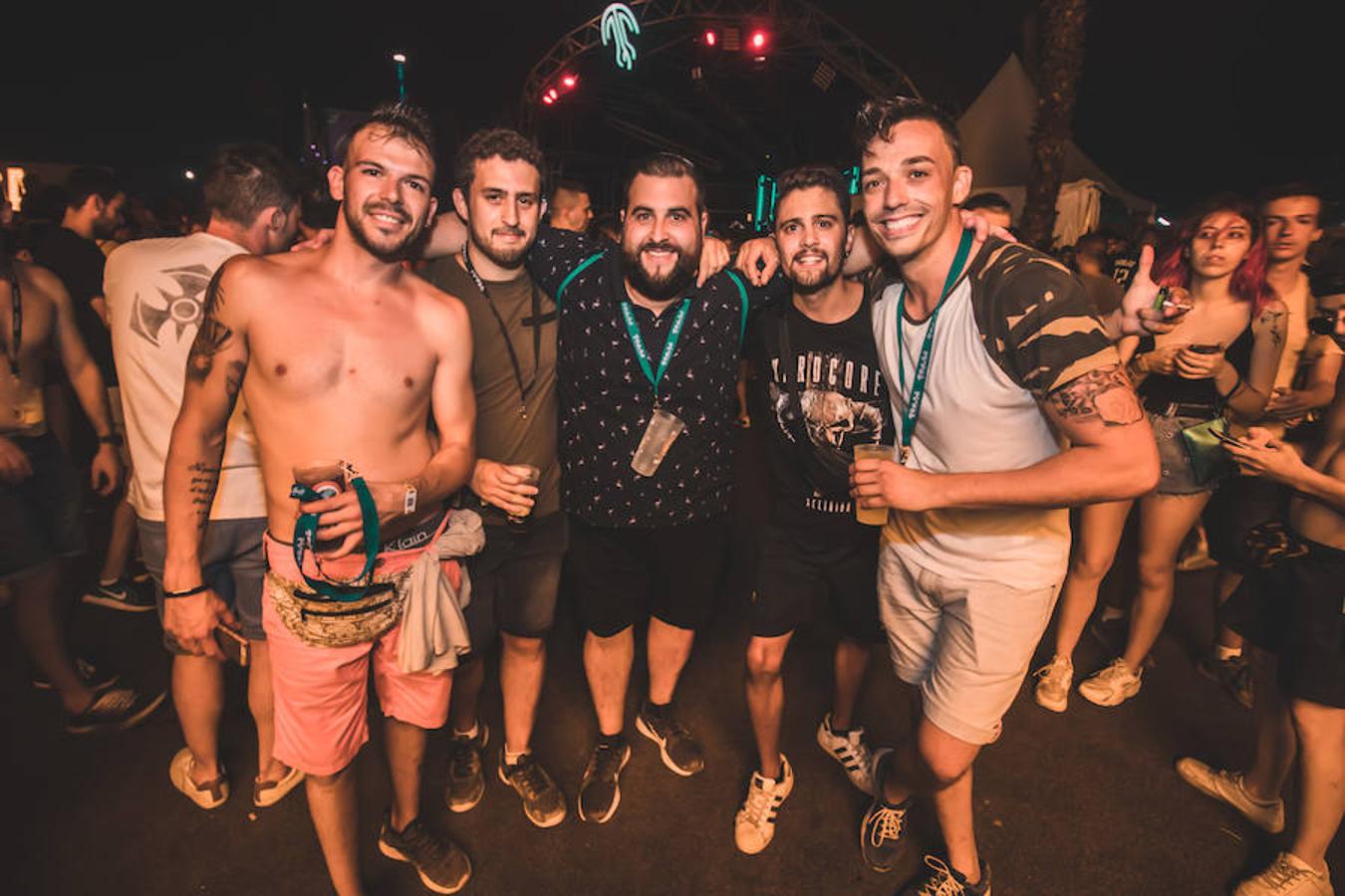 Fotos: Fiesta y música en el Medusa de Cullera