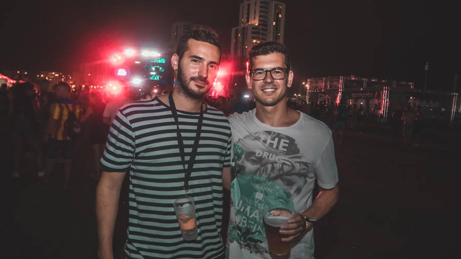 Fotos: Fiesta y música en el Medusa de Cullera