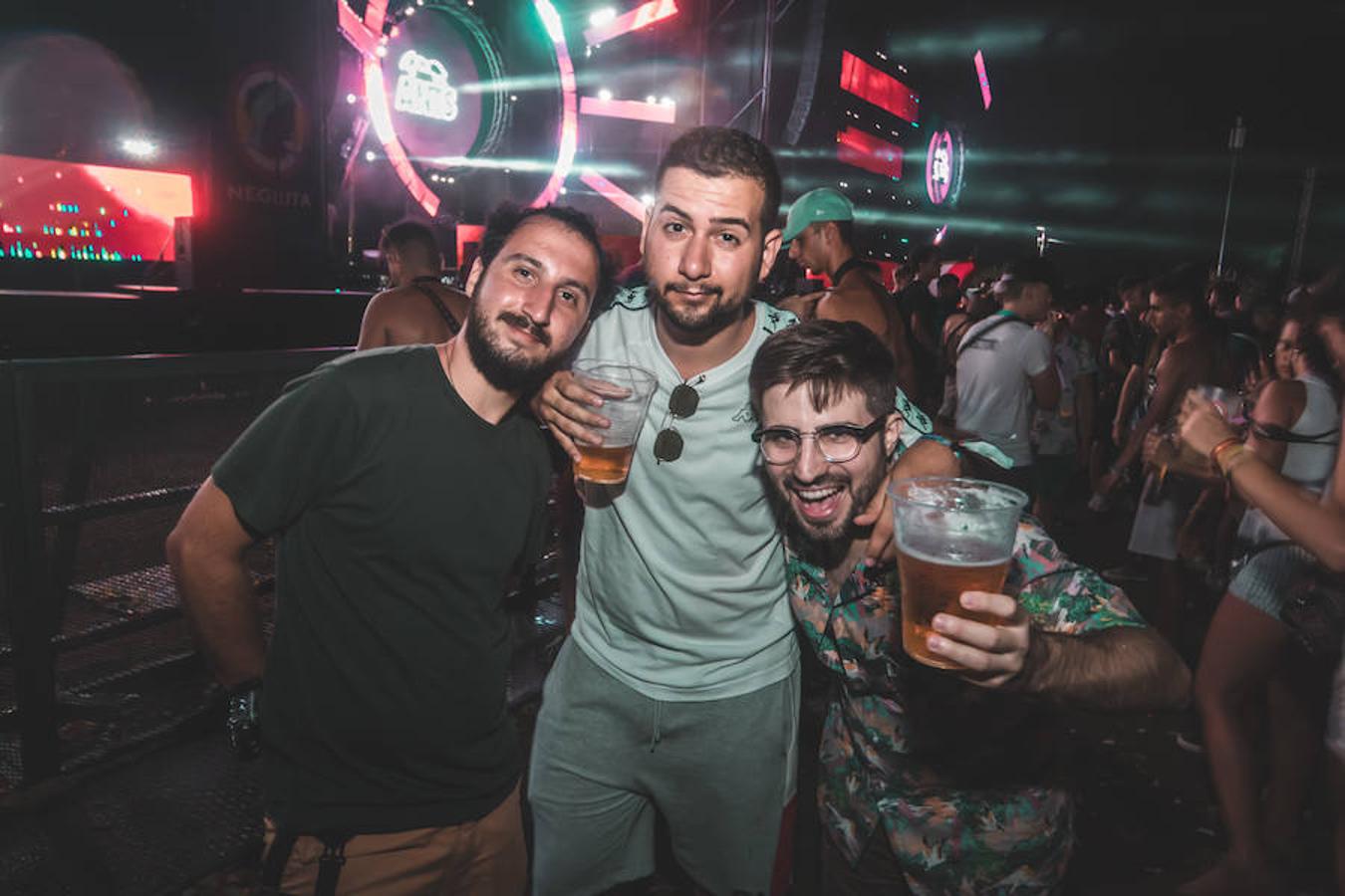 Fotos: Fiesta y música en el Medusa de Cullera