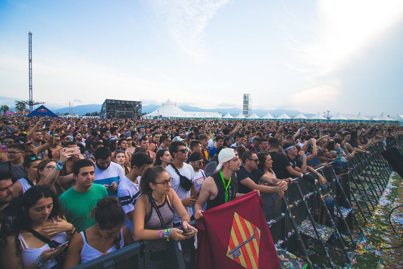 Fotos: Fiesta y música en el Medusa de Cullera