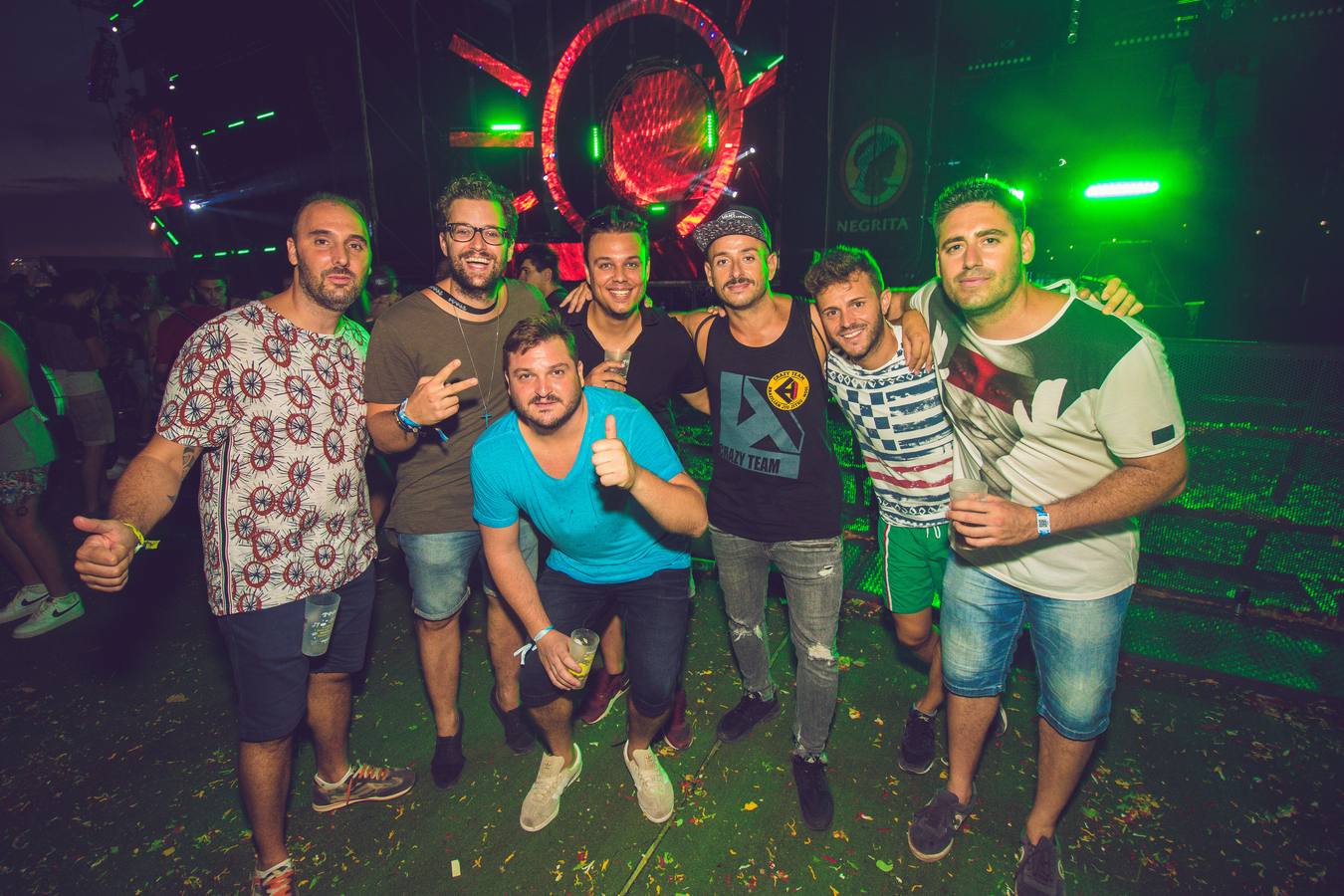 Fotos: Fiesta y música en el Medusa de Cullera