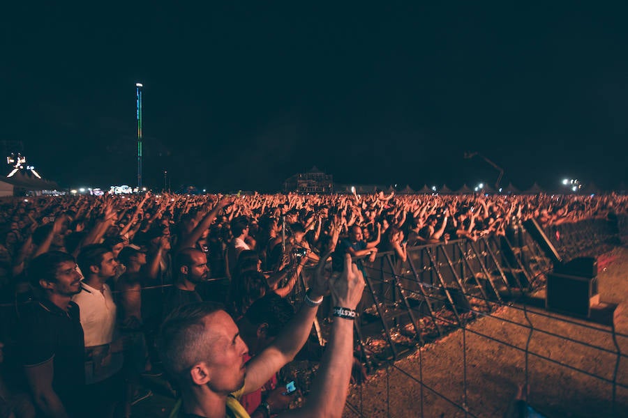 Fotos: Fiesta y música en el Medusa de Cullera