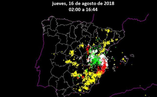 Mapa de rayos registrados hasta las 16:44 horas de este jueves.