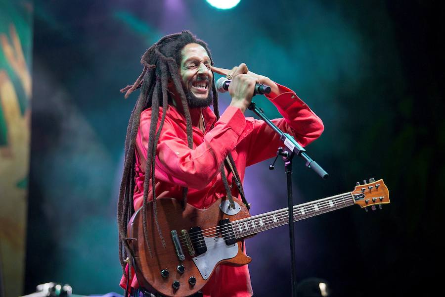 La 25 edición del festival de reggae más conocido e importante de Europa abre sus puertas con más de 200 artistas y nueve escenarios. Miles de personas unidas por esta música en una semana en la que los colores amarillo, verde y rojo son los protagonistas. 