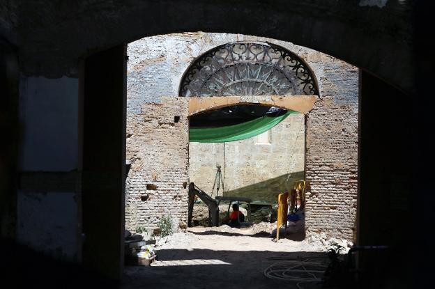 Las obras en el Palacio de Valeriola, que se iniciaron ayer, durarán unos tres años. 