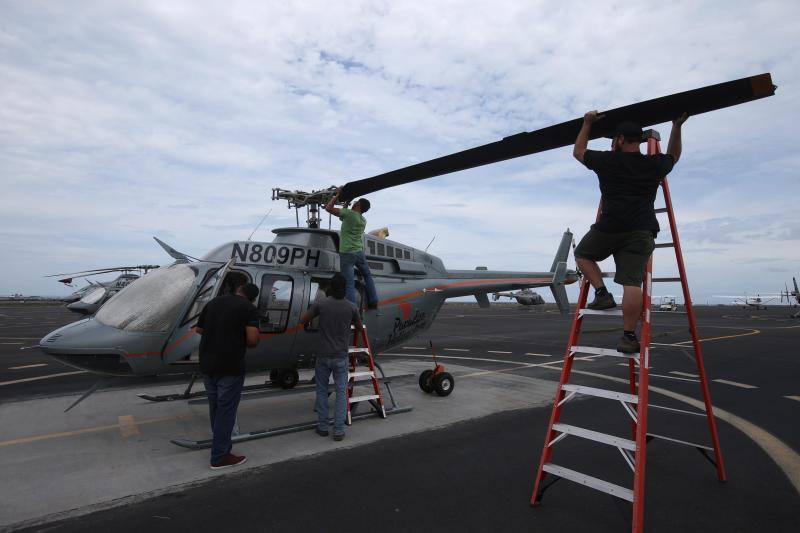 El huracán Lane golpeará entre el jueves y el viernes con fuerza a Hawái, en alerta ante los fuertes vientos, gran oleaje y lluvias torrenciales capaces de causar inundaciones y deslizamientos de tierra. Lleva vientos de 240 km/h y se esperan acumulaciones de entre 250 y 380 mm de lluvia, con hasta 500 mm en algunas zonas.