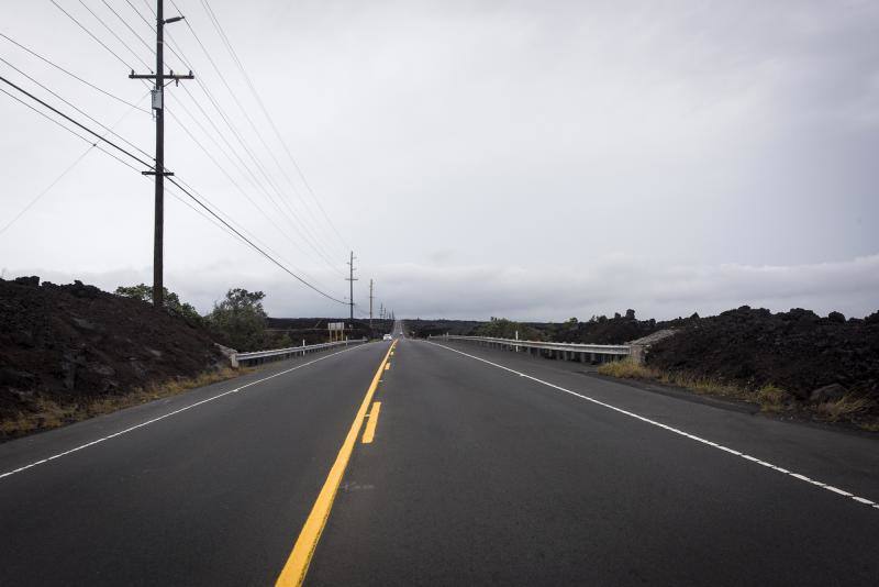 El huracán Lane golpeará entre el jueves y el viernes con fuerza a Hawái, en alerta ante los fuertes vientos, gran oleaje y lluvias torrenciales capaces de causar inundaciones y deslizamientos de tierra. Lleva vientos de 240 km/h y se esperan acumulaciones de entre 250 y 380 mm de lluvia, con hasta 500 mm en algunas zonas.