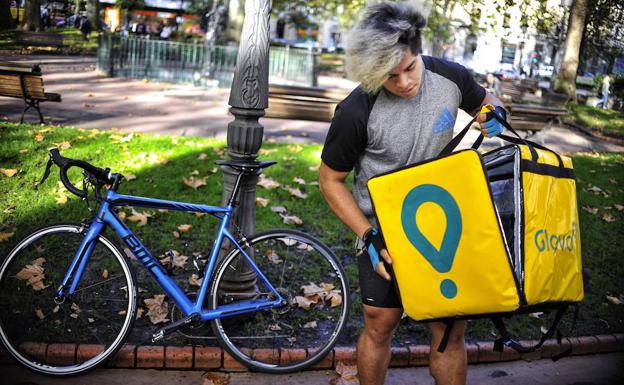 Trabajador de Glovo en Bilbao.